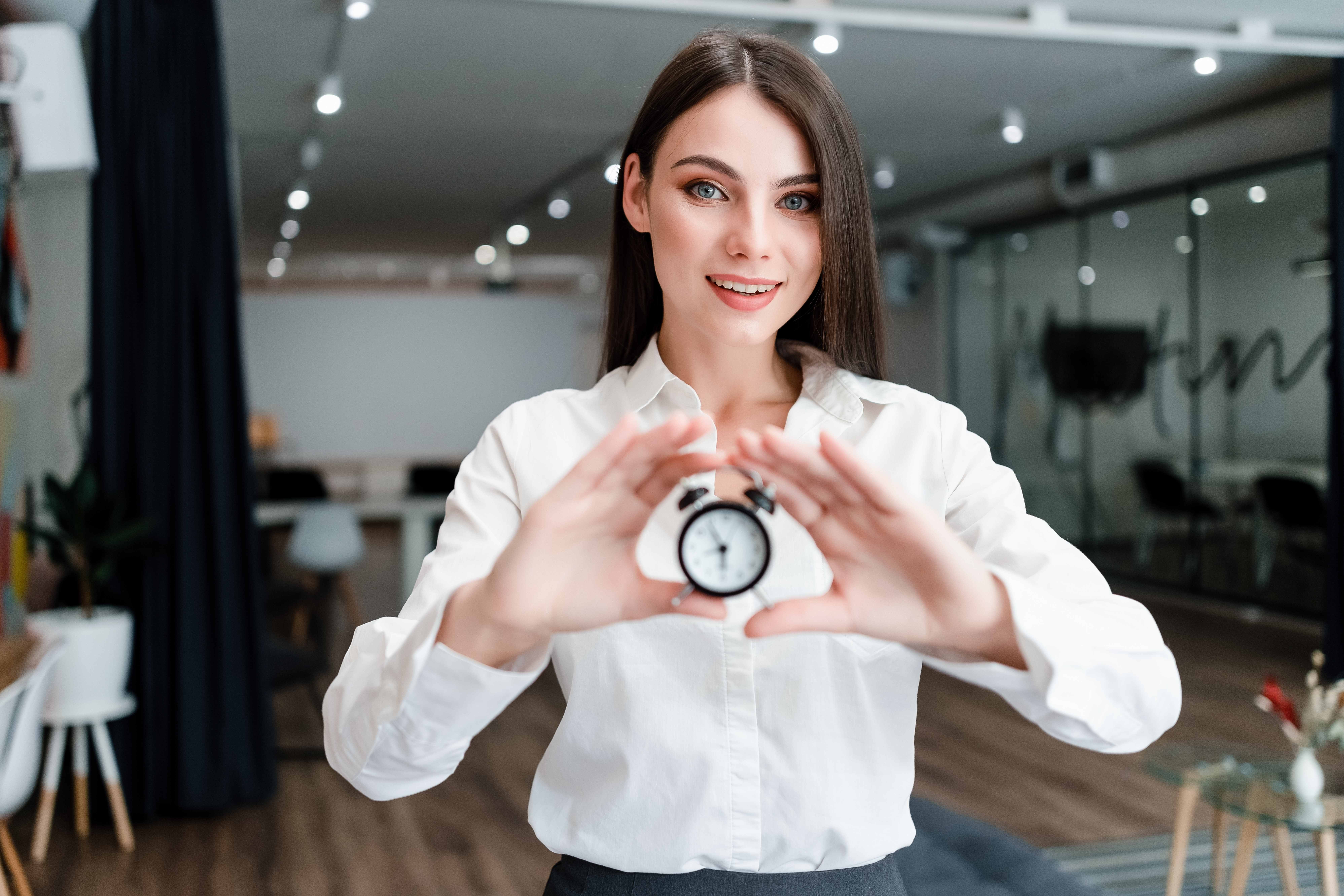 Преимущества скрытия статуса: защита личного времени и снижение давления